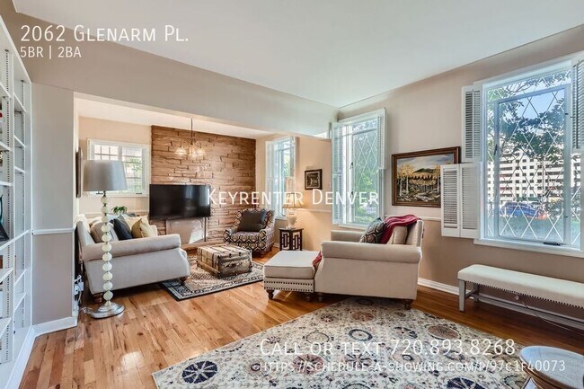 Building Photo - Charming Victorian Home in Downtown Denver...