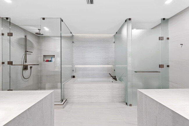 Building Photo - 900 N Ocean Blvd