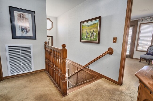 Building Photo - Spacious 3-Bedroom Lake House in Victorvil...
