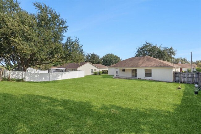 Building Photo - 886 Scenic View Cir