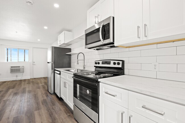 Floorplan - Eleven8 Apartments