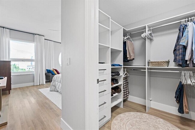 Building Photo - 1771 Ringling Blvd