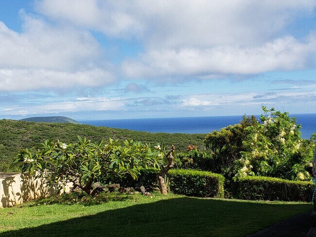 Building Photo - 1827 Halekoa Dr