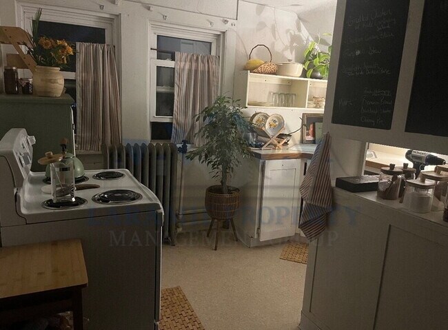 Building Photo - 514 S 10th St