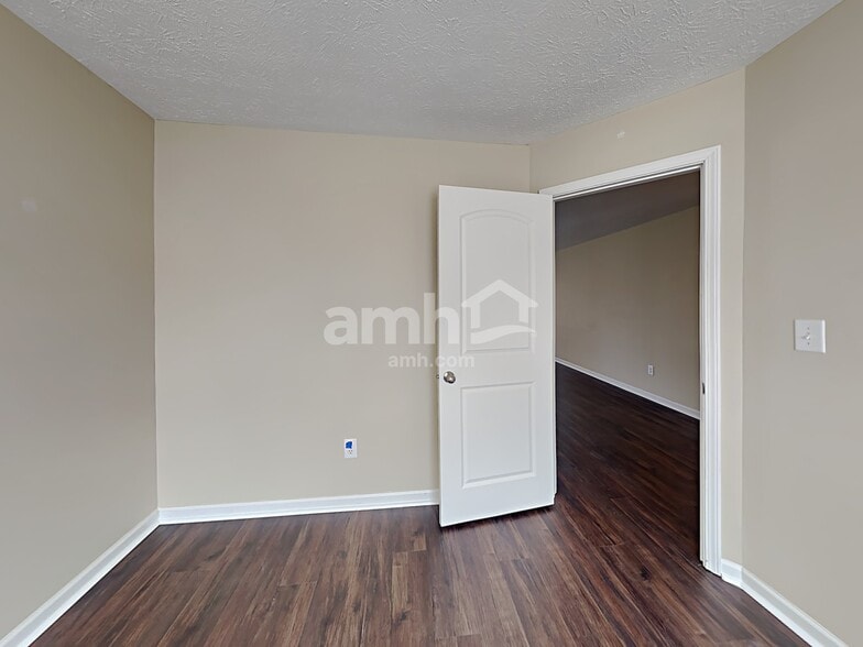 Building Photo - 7276 Burlat Ln