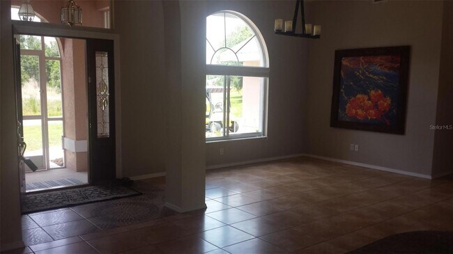 Building Photo - 404 Hazel Cir