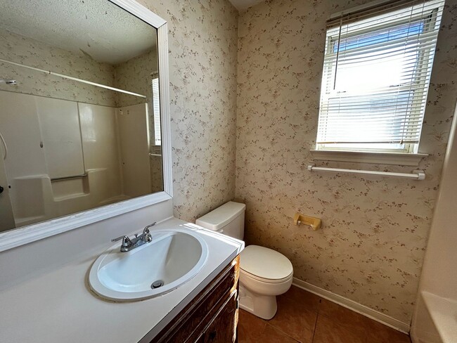 Building Photo - 3-Bedroom House for Rent in Copperas Cove