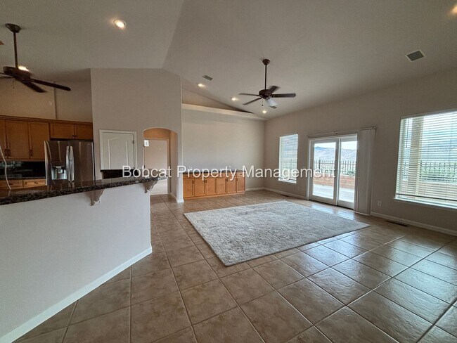 Building Photo - Golf Course Living with Mountain Views & Detached Casita