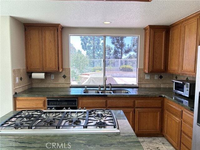 Building Photo - 8132 E Hillsdale Dr