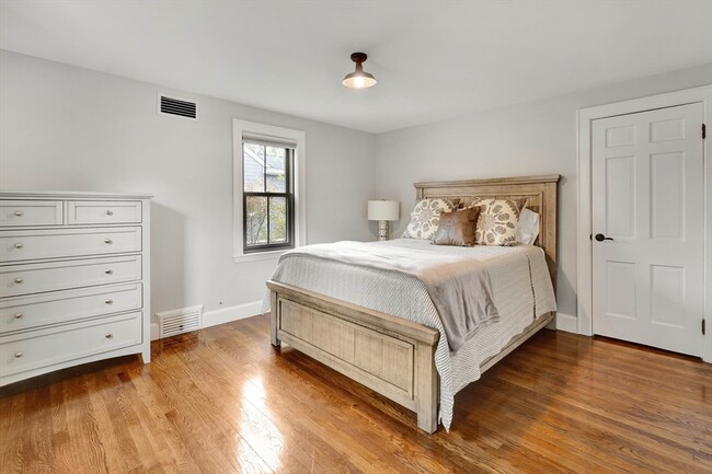 Building Photo - 167 Summer St