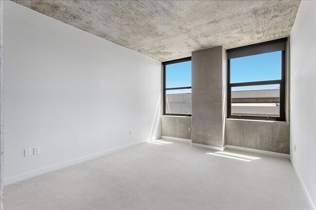Building Photo - 311 2nd St
