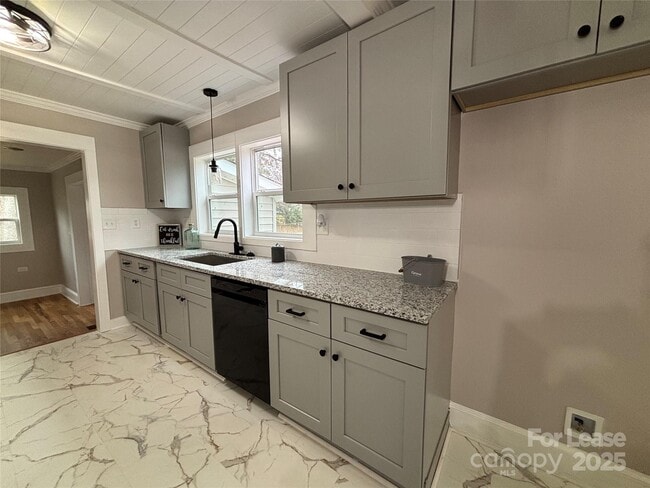 Building Photo - 410 Gann St