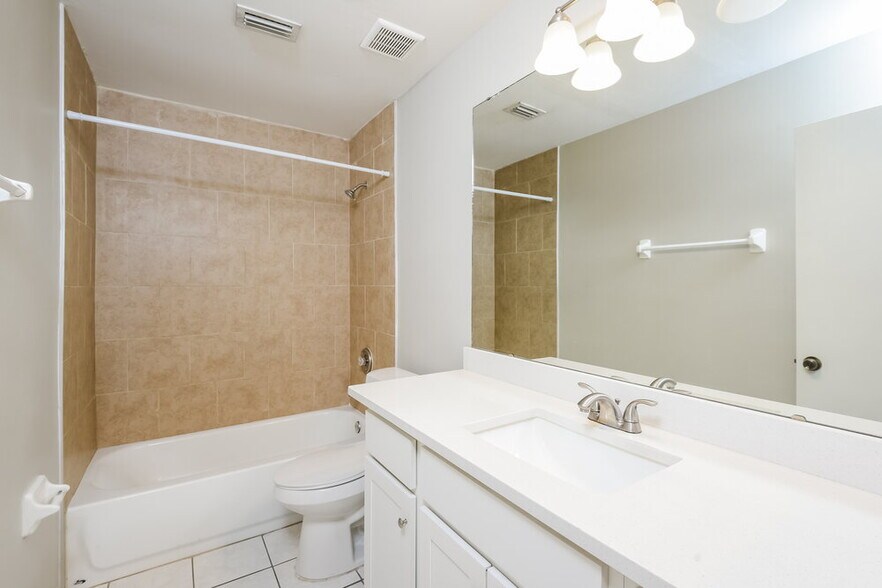 Building Photo - 10420 Cresto Delsol Cir