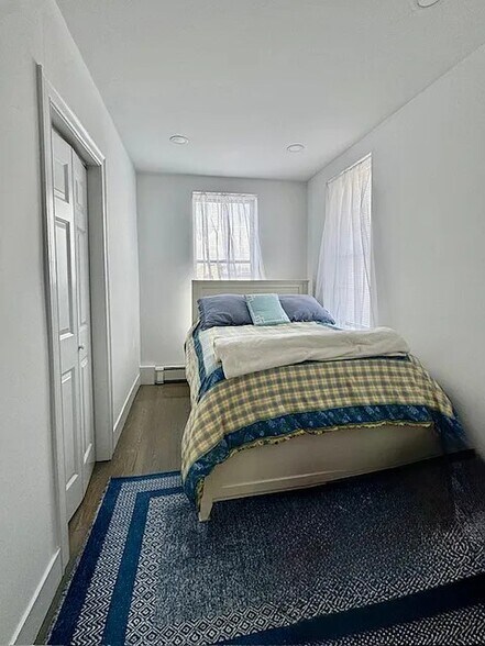 Building Photo - 43 Joy St