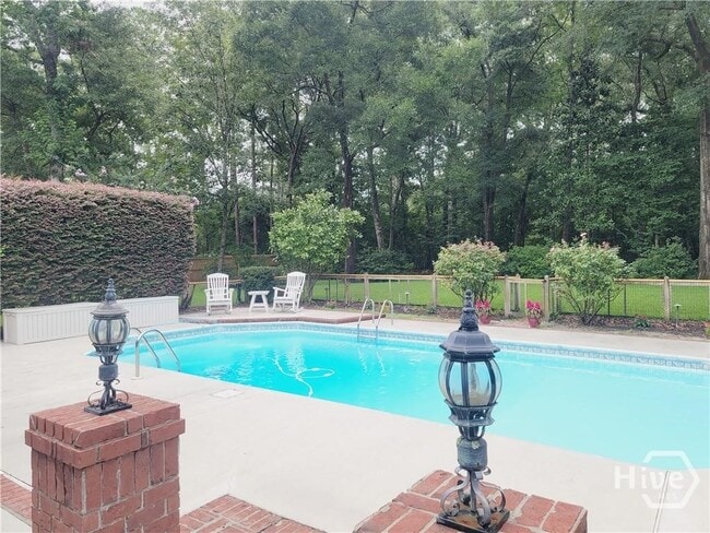 Building Photo - 104 Red Bluff Run