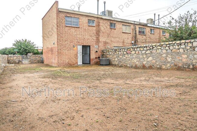 Building Photo - 5198 Viceroy Dr