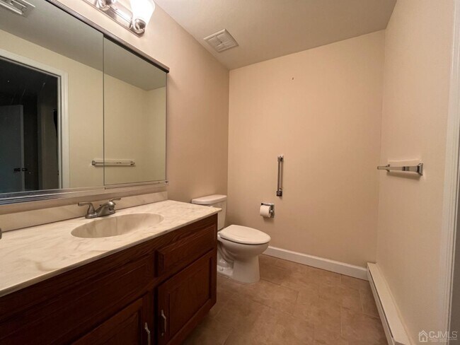 Building Photo - 333N Newport Way
