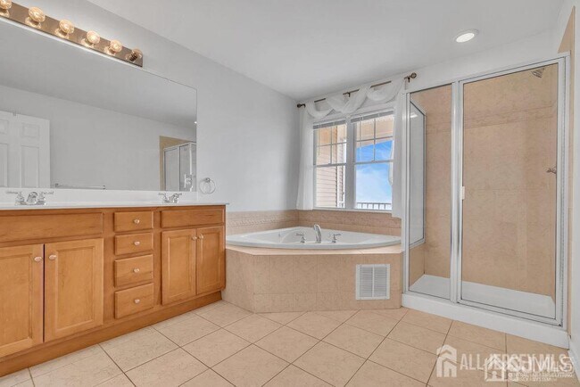 Building Photo - 38 S Shore Dr