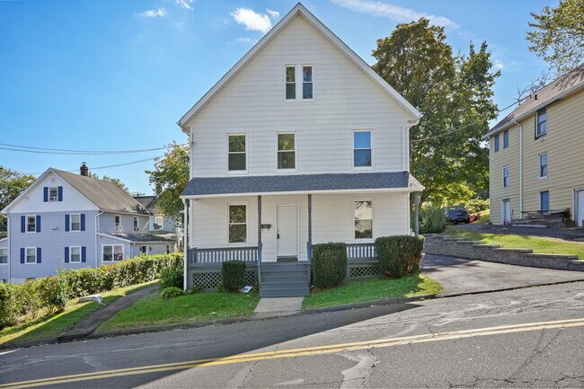 Building Photo - 10 Perry Hill Rd
