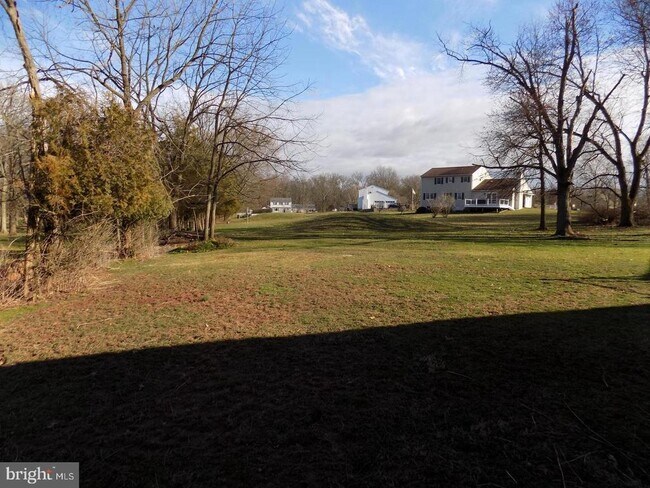 Building Photo - 3168 Middle Creek Rd