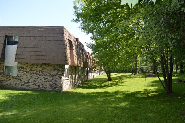 Building Photo - Birchwood South Apartments