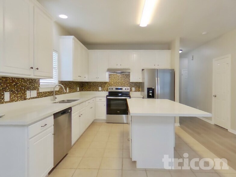 Building Photo - 21214 Peachvine Ln