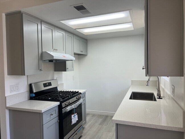 Building Photo - 221 Grayson Way