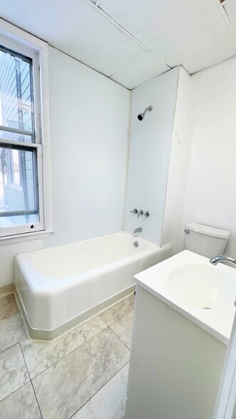 Building Photo - 1466 3rd St