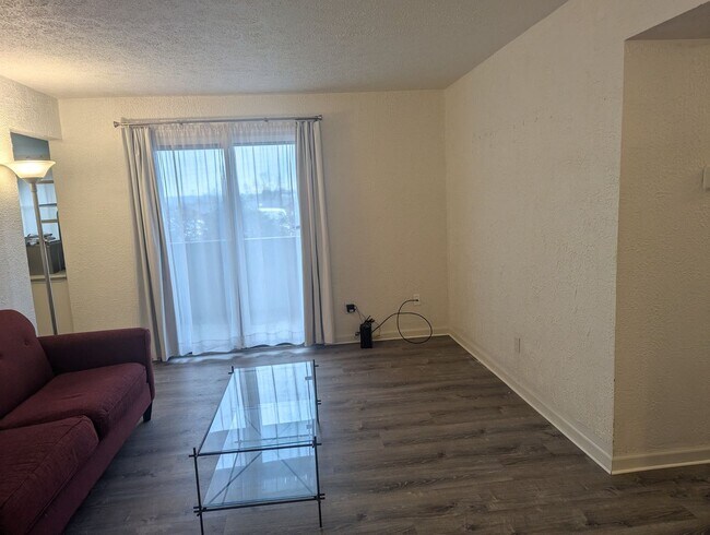 Building Photo - 2BR Condo in West Chester, **Pet Friendly-...