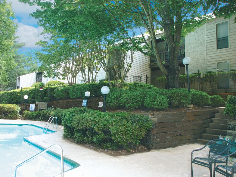 Andover Park Apartments 831 Cleveland St Greenville SC 29601