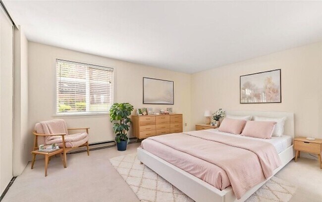 Building Photo - Beautiful 2 bedroom Condo in Kirkland!!