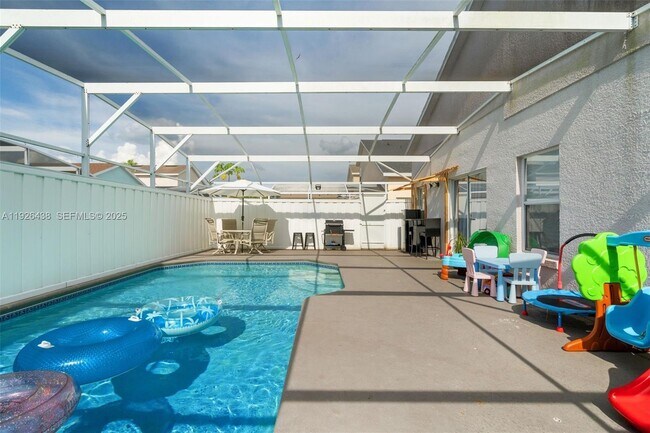 Building Photo - 128 Emeraldview Ave