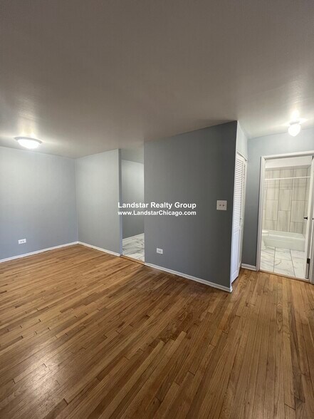 Building Photo - 1523 W Morse Ave