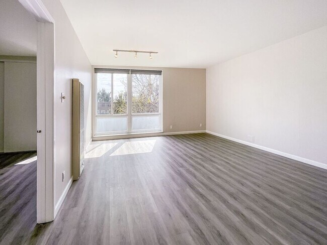 Building Photo - 450 Alcatraz Ave