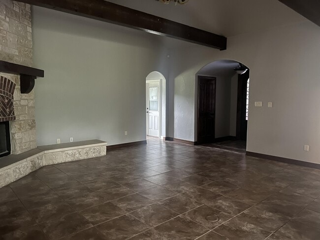 Building Photo - 1661 FM93