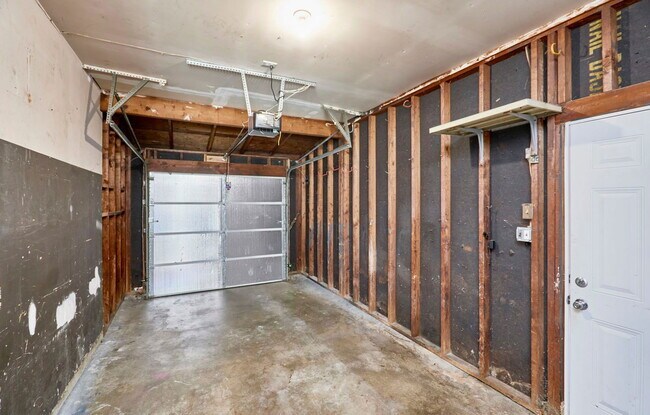 Building Photo - 2365 N Pointe Ln