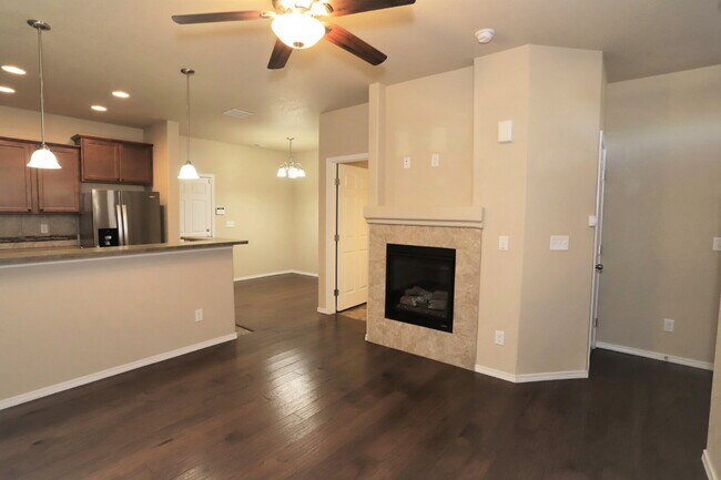 Building Photo - Your Dream Townhome Awaits — Comfort, Styl...