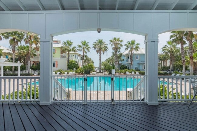 Building Photo - 313 S Forest Dune Dr