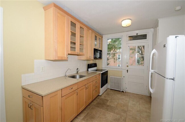 Building Photo - 5A Robin Rd