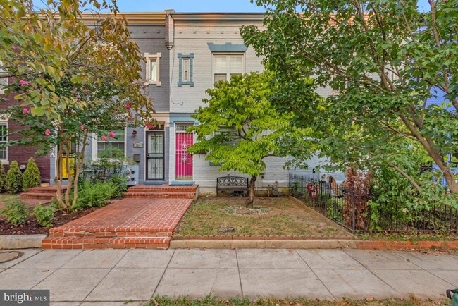 Primary Photo - 107 15th St NE