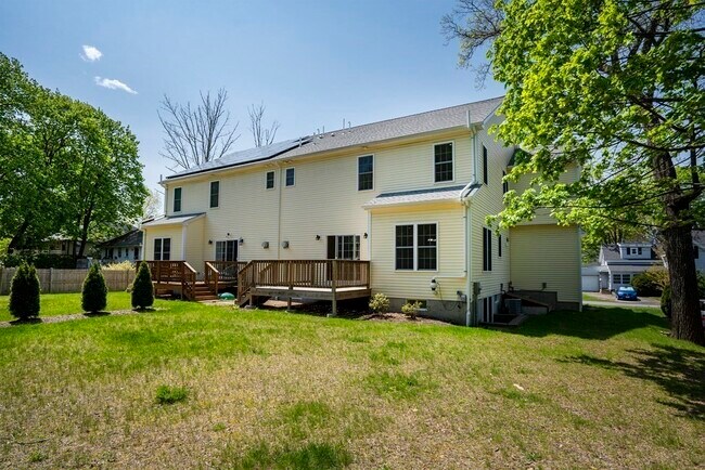 Building Photo - 2 Manchester Pl