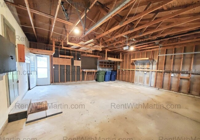 Building Photo - FOR RENT- lovely ranch home near amusement park with easy freeway access! Pets ok with conditions!