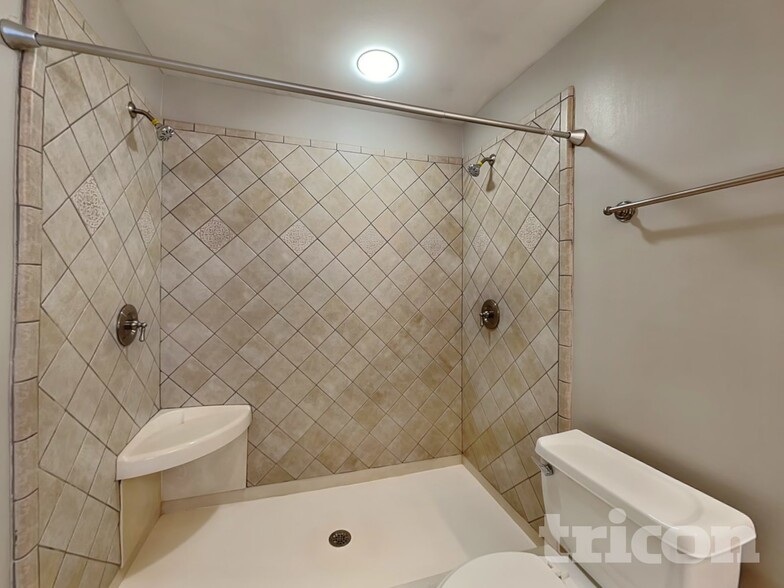 Building Photo - 71 Jefferson Dr