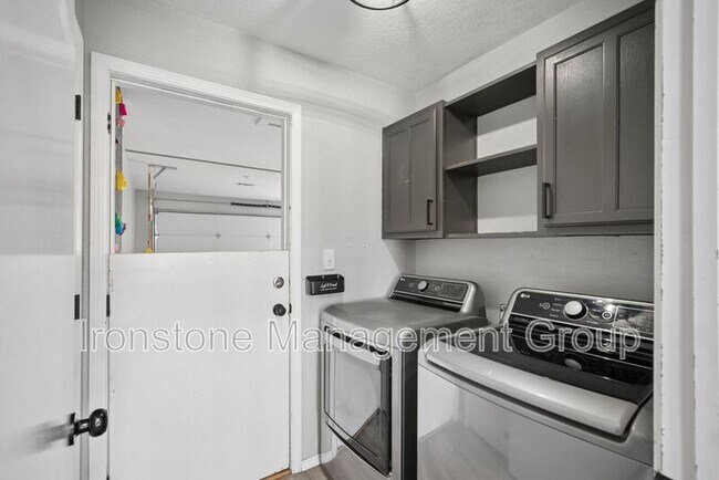 Building Photo - 11665 N 156th E Ave