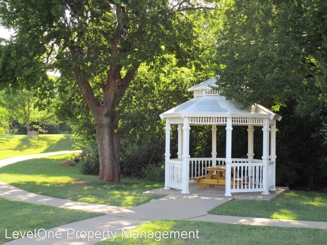 Building Photo - 4 br, 2 bath House - 16208 Snowy Owl Drive