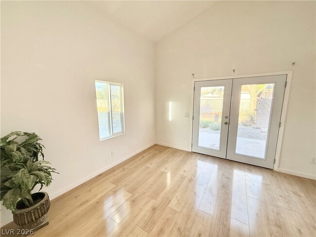 Building Photo - 510 E Simkins Rd