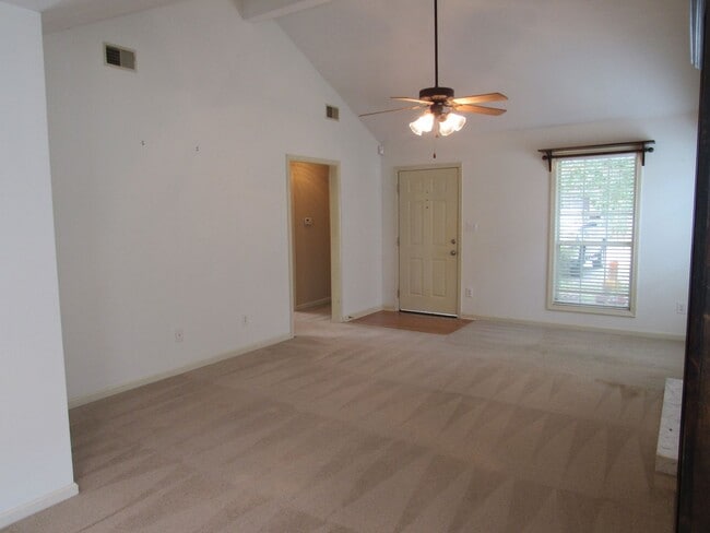 Building Photo - 1011 Wyndham Ln
