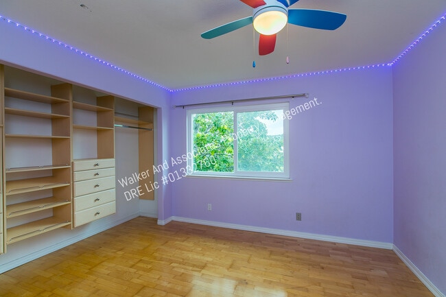 Building Photo - 1062 Foxenwood Dr