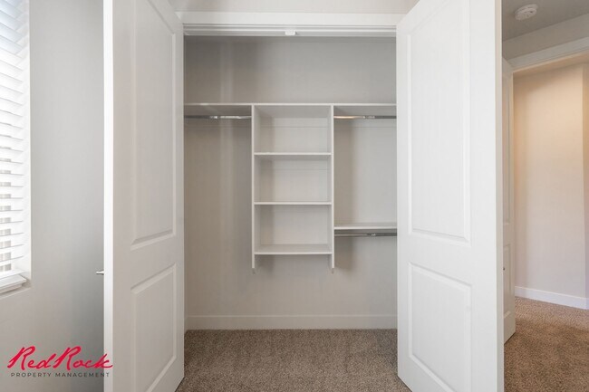 Building Photo - Hurricane Valley 3 Bedroom Townhome