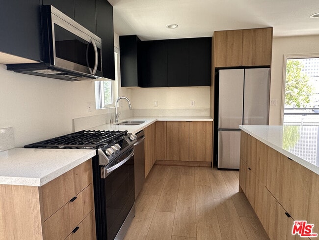Building Photo - 3807 W Heffron Dr